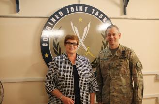 Minister for Defence Senator the Hon Marise Payne meets Commander Combined Joint Task Force – Operation Inherent Resolve Lieutenant General Sean MacFarland during a visit to Baghdad.