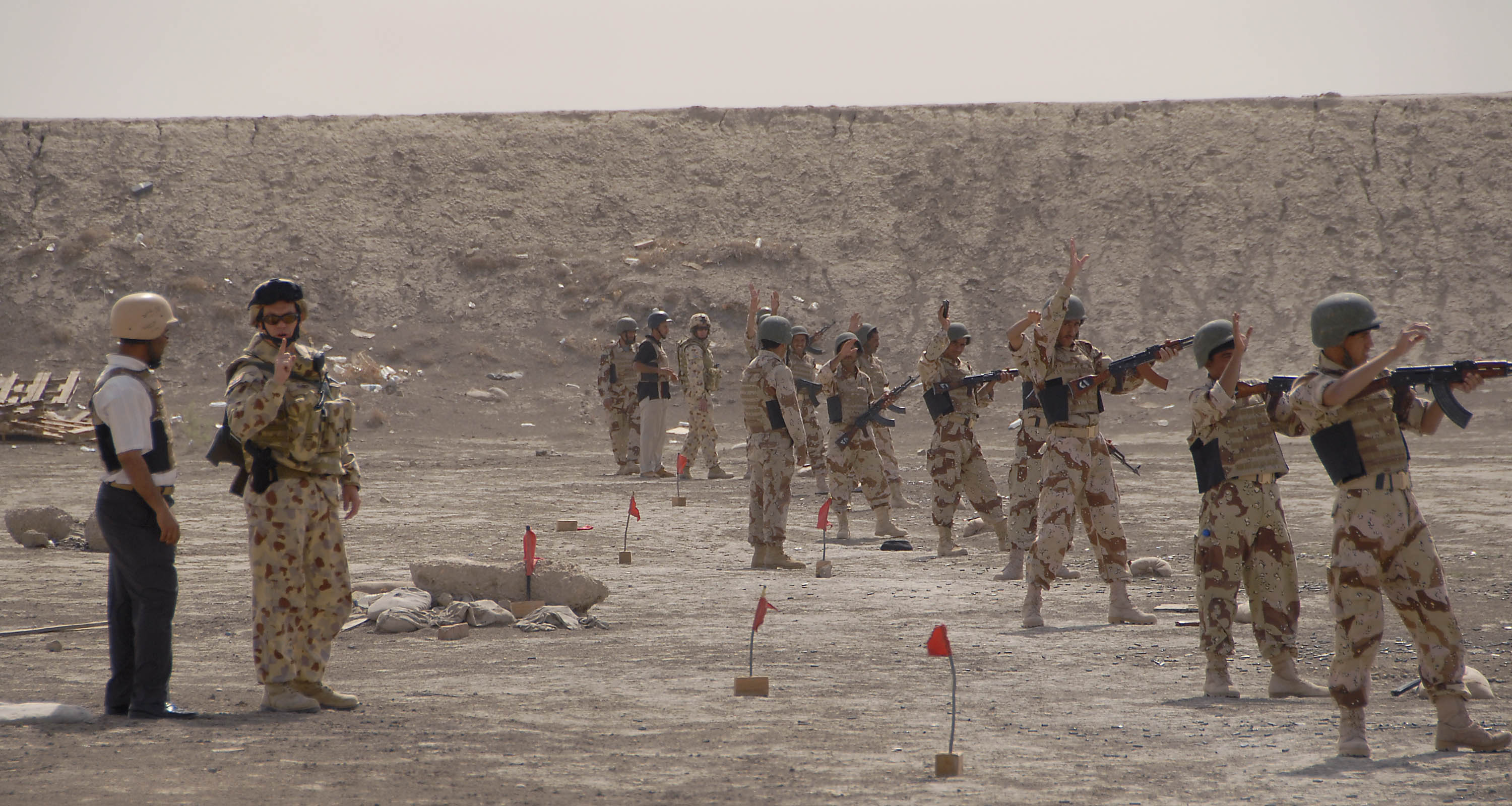 Members of Australian Army Training Team-Iraq Rotation 9 supervise Iraqi recruit live-fire training, 13 April 2008. (Source: Defence image gallery)